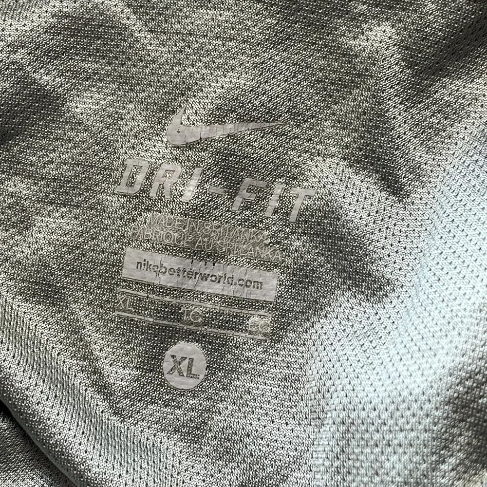 Nike Dri-Fit 1/2 Zip Pullover Mens XL Gray Heather Lined Performance Mock Neck